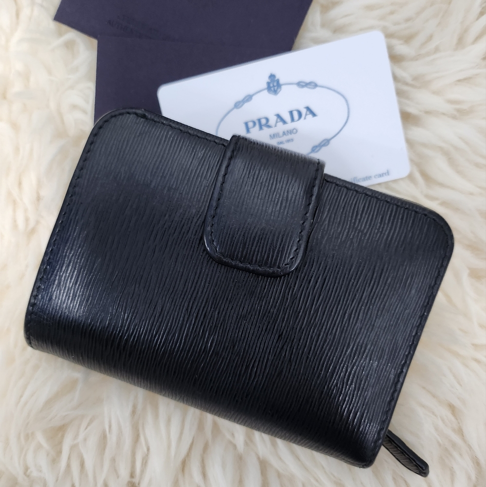 Prada Black Red Saffiano Leather coin Wallet Excellent condition! - Picture 3 of 13